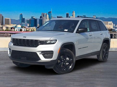 New 2025 Jeep Grand Cherokee Altitude image 2
