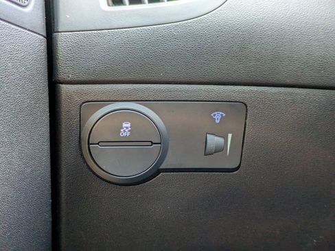 Used 2013 Hyundai Genesis 3.8 image 19