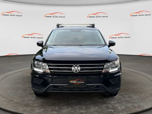 Used 2021 Volkswagen Tiguan SE w/ Panoramic Sunroof Package AWD/4WD image 3