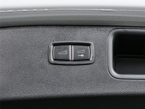 New 2026 Porsche Macan Electric AWD/4WD image 33