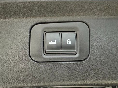 Used 2025 INFINITI QX80 Sensory image 28