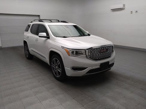 Used 2018 GMC Acadia Denali w/ Technology Package FWD image 13
