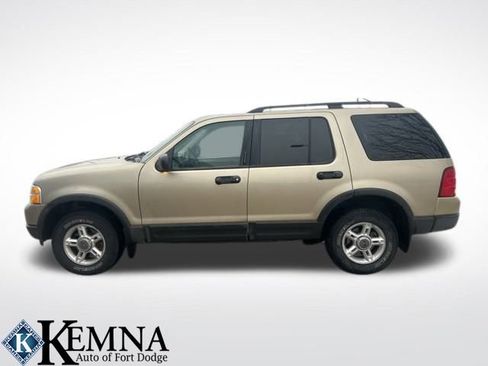 Used 2003 Ford Explorer XLT image 2
