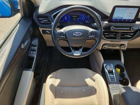 Used 2020 Ford Escape Titanium w/ Titanium Premium Package 2.0 AWD/4WD image 14