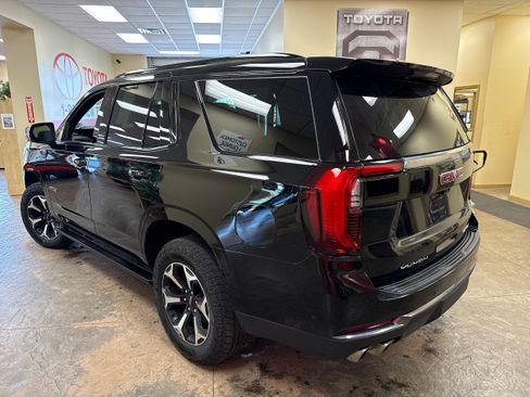 Used 2025 GMC Yukon AT4 w/ AT4 Premium Plus Package AWD/4WD image 13