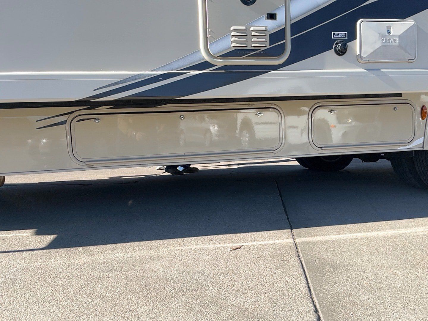 Used 2017 Ford E-450 and Econoline 450 Super Duty w/ Motorhome Prep Package RWD image 10