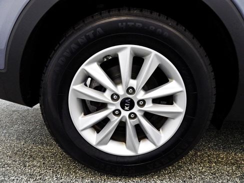 Used 2020 Kia Sorento LX FWD image 20