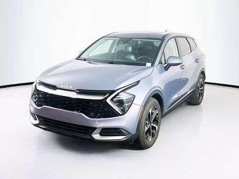 Used 2024 Kia Sportage EX image 3