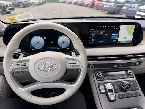 Used 2024 Hyundai Palisade Limited AWD/4WD image 14