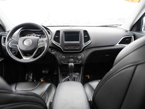 Used 2019 Jeep Cherokee Latitude Plus w/ Cold Weather Group image 20