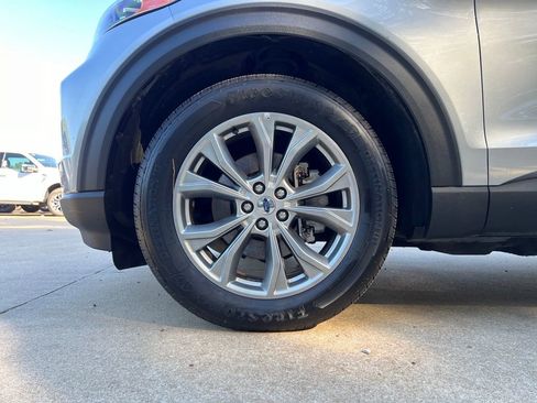 Used 2023 Ford Explorer Limited w/ Equipment Group 301A image 20