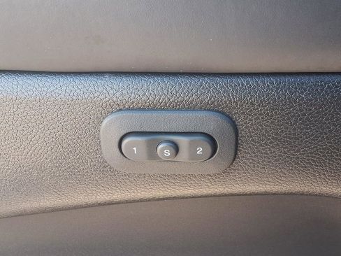 Used 2019 Jeep Grand Cherokee High Altitude RWD image 10