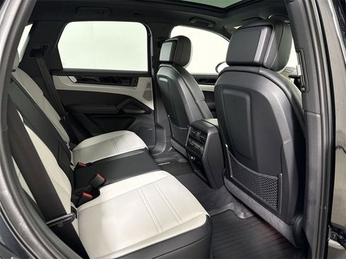 New 2026 Porsche Cayenne image 24