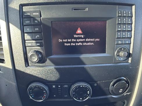 Used 2015 Mercedes-Benz Sprinter 2500 image 16