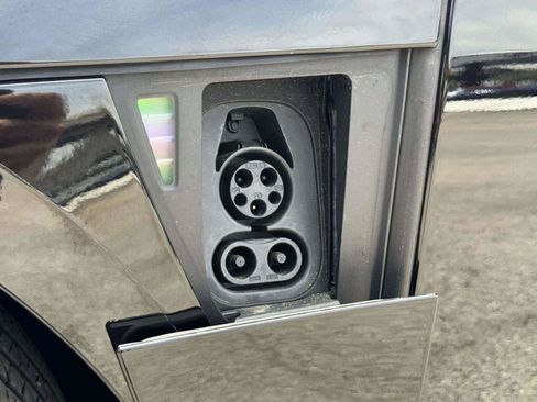 Used 2025 Lucid Air Pure RWD image 76