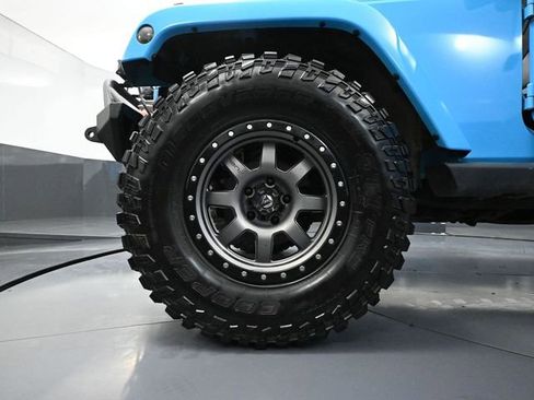 Used 2018 Jeep Wrangler Unlimited Sahara image 18