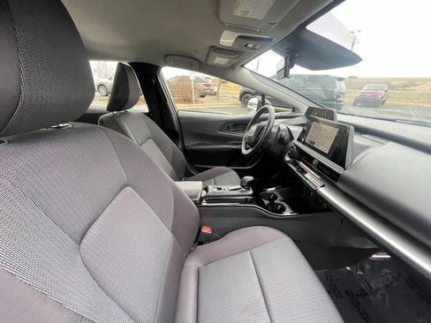 Used 2025 Toyota Prius LE image 7