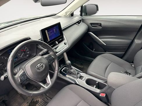 Used 2024 Toyota Corolla Cross LE w/ Moonroof Package AWD/4WD image 11