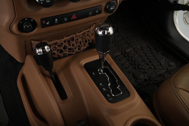 Used 2014 Jeep Wrangler Unlimited Rubicon w/ Connectivity Group AWD/4WD image 43
