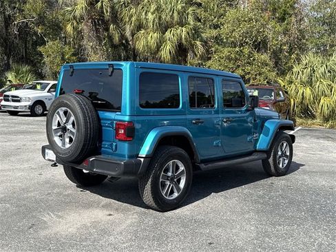 Used 2019 Jeep Wrangler Unlimited Sahara image 3