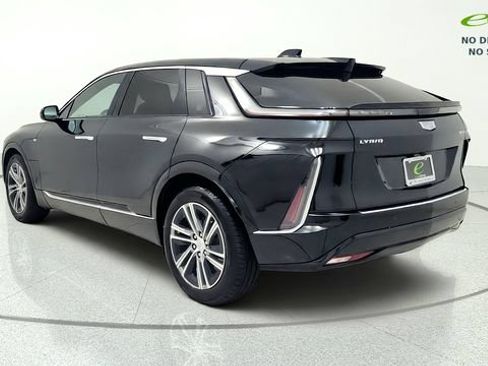 Used 2025 Cadillac Lyriq Luxury AWD/4WD image 6
