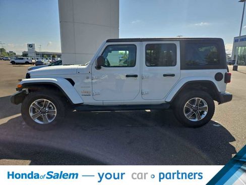Used 2022 Jeep Wrangler Unlimited Sahara w/ LED Lighting Group AWD/4WD image 3