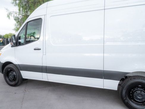 New 2025 Mercedes-Benz Sprinter 2500 image 5