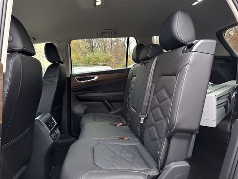 New 2026 Volkswagen Atlas SE image 6