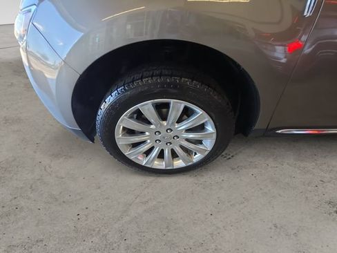 Used 2012 Lincoln MKX AWD image 9