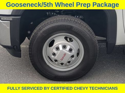 Used 2025 GMC Sierra 3500 Pro AWD/4WD image 18