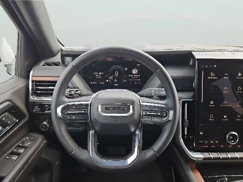 Used 2025 GMC Yukon XL Denali AWD/4WD image 27
