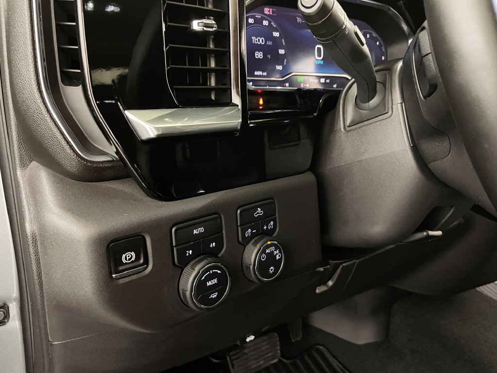 Certified 2025 Chevrolet Silverado 1500 LT AWD/4WD image 26