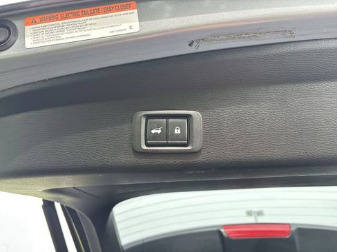 Used 2023 Mitsubishi Outlander SE FWD image 16