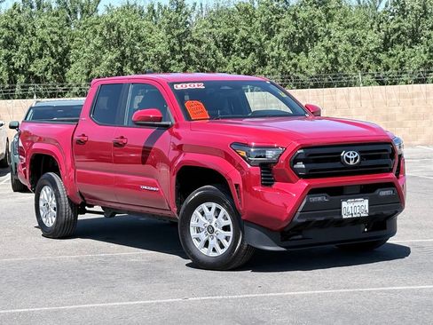 Used 2025 Toyota Tacoma SR5 AWD/4WD image 2