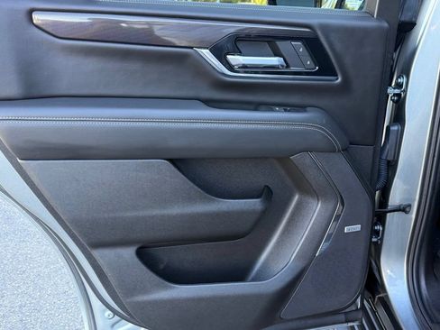 Used 2025 GMC Yukon Elevation AWD/4WD image 26