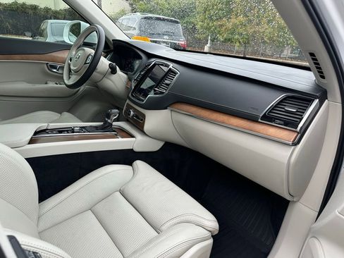 Used 2017 Volvo XC90 T6 Inscription w/ Vision Package image 17