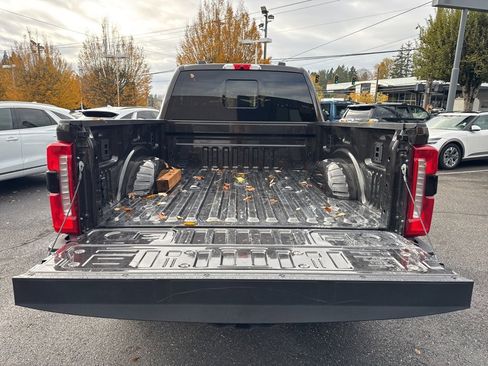 Used 2024 Ford F350 Lariat image 14