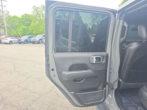 Used 2022 Jeep Wrangler Unlimited Sahara w/ Cold Weather Group AWD/4WD image 41