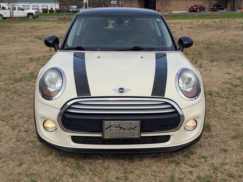 Used 2014 MINI Cooper 2-Door Hardtop image 8