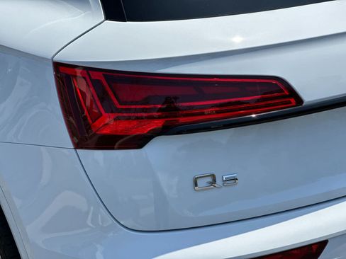 Used 2025 Audi Q5 2.0T Premium w/ Convenience Plus Package AWD/4WD image 28