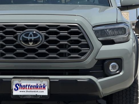 Used 2023 Toyota Tacoma TRD Off-Road w/ Technology Package AWD/4WD image 8