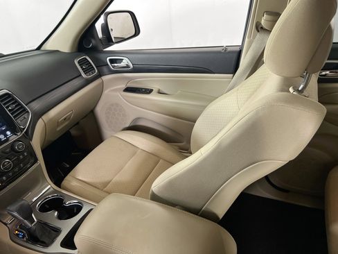 Used 2022 Jeep Grand Cherokee Laredo E image 22