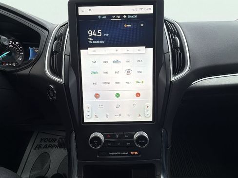 Used 2023 Ford Edge Titanium image 12