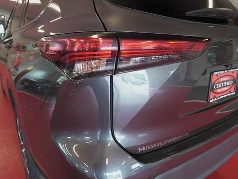 Certified 2021 Toyota Highlander XLE image 13