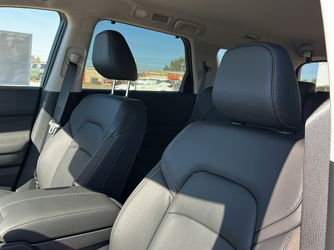 New 2025 Nissan Pathfinder SL image 11