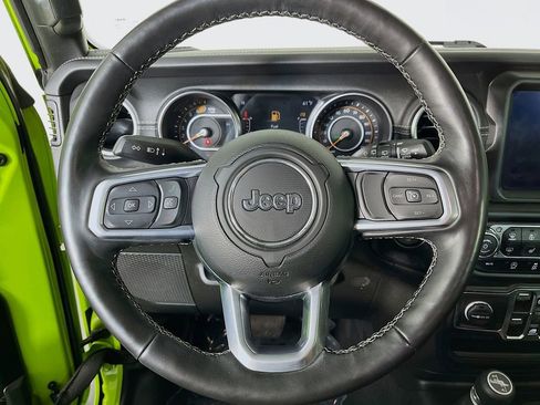 Used 2021 Jeep Wrangler Unlimited Sahara w/ Uconnect 4C Nav & Sound Group AWD/4WD image 14