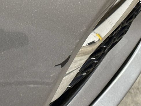 Used 2021 Chrysler Pacifica Touring-L FWD image 32
