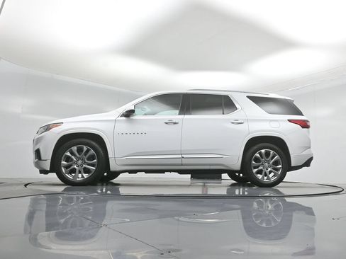 Used 2018 Chevrolet Traverse Premier w/ Driver Confidence II Package FWD image 8