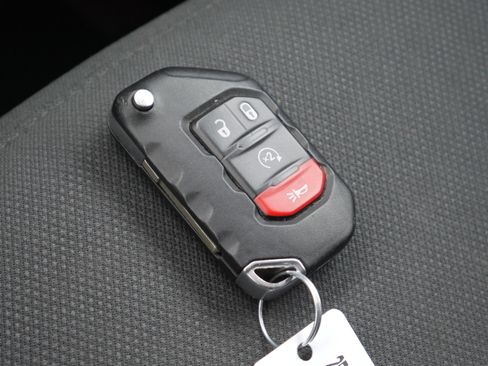 Used 2020 Jeep Wrangler Unlimited Sahara w/ Uconnect 4C Nav & Sound Group image 34