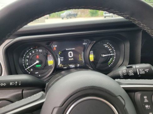 Used 2025 Jeep Wrangler Unlimited Sport S 4xe AWD/4WD image 15